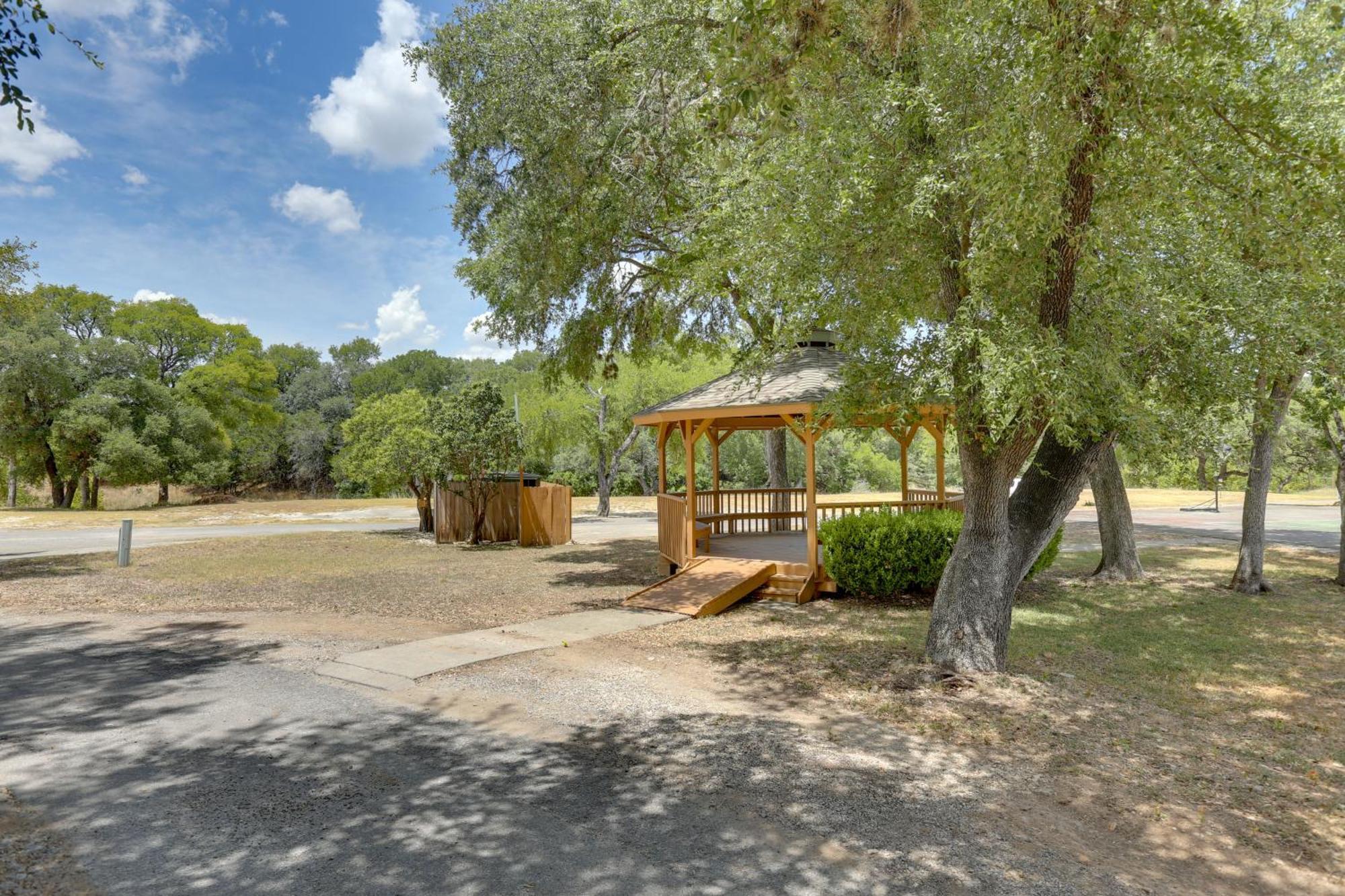 Wimberley Retreat With Grill Less Than 2 Mi To Jacobs Well! Buitenkant foto